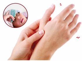 Run ngón tay khi giơ 2 tay hoặc cầm cốc nước phải chữa thế nào? 